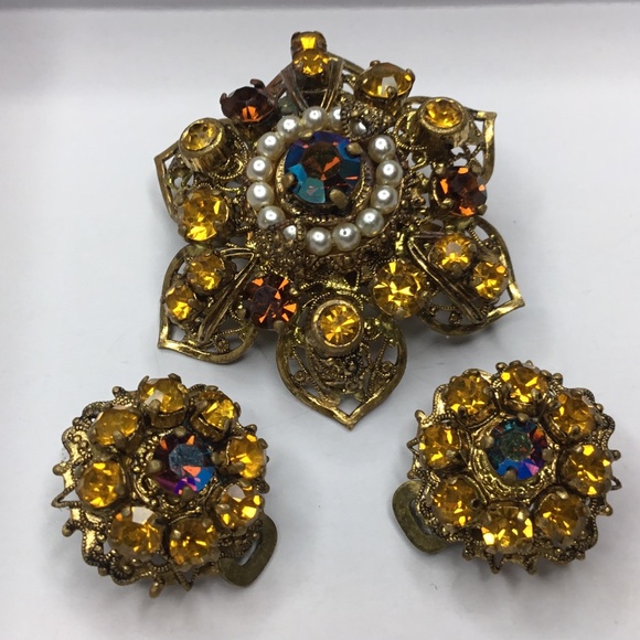 Vintage Jewelry - VINTAGE Gorgeous Brooch and earring set Amber and faux pearls